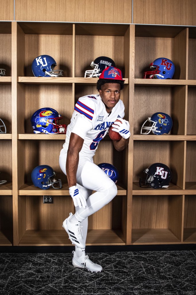 TreyStewart2027's tweet photo. Cribbb🏠 #rockchalk #comitted https://t.co/WW5UMwwYo5