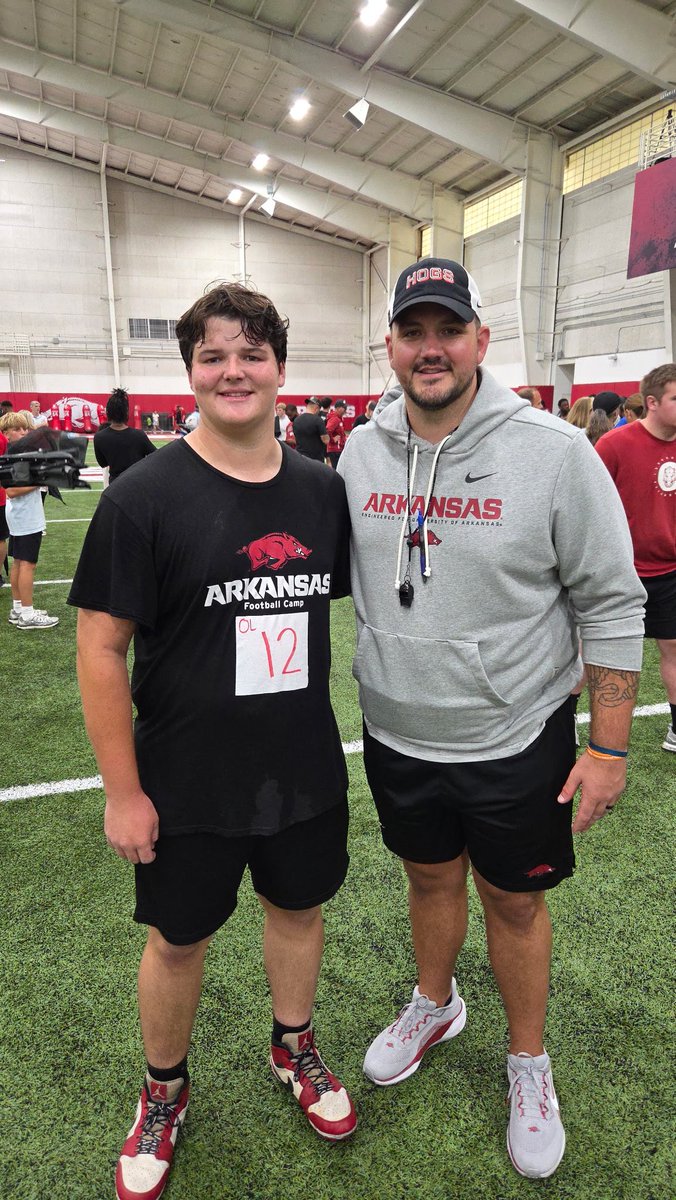 AsaJohnsonn's tweet photo. I had a great time at @RazorbackFB camp and learned a lot working with @Coach__Myers  and @Quice_ 

Thank you @Donavan_Ellison and @justinlyons55 for sending me information about camp https://t.co/Z5MiU99IeZ
