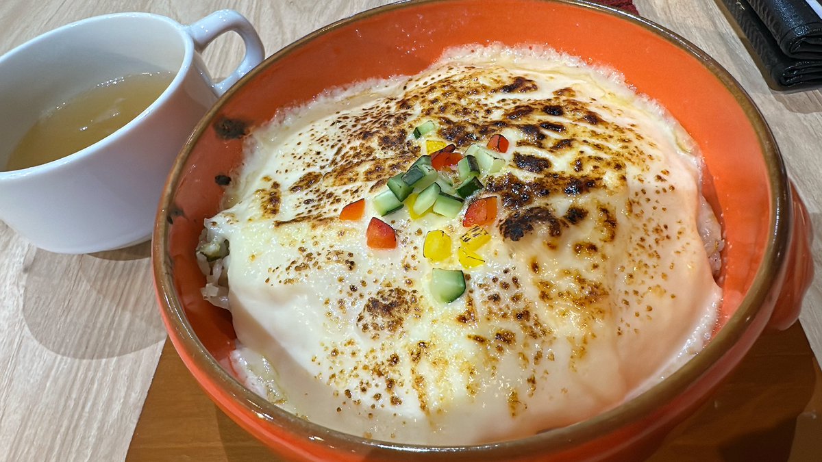 nami0814's tweet photo. 先週は忙しすぎて(昼7連勤＋夜3連勤)精神的に終わってたけど、また🔋⚡️チャージ出来た💪🏻⋆͛
座って聴くスタイルだったから身体がむずむずしたけど、久しぶりに聴いた曲もあってめっちゃ良かった💓
推しは喘息で声が出なくなって来たのに頑張ってて、何故か私の方が喉痛くなったよ🌀
#英子と鴉
#鴉 https://t.co/7L4hvTsBq0