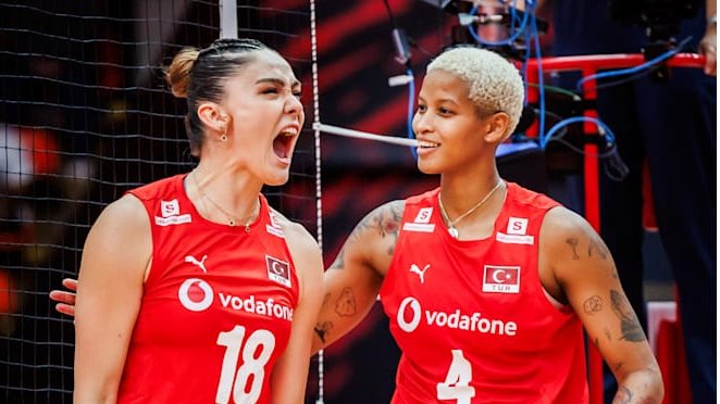 Temmzvolley's tweet photo. 🇹🇷Filenin Sultanları'nda ikinci hafta ana kadro geliyor

🏐17  Haziran  19:30  vs 🇧🇪Belçika

🏐18 Haziran   19:30  vs 🇫🇷Fransa

🏐20 Haziran  19:30  vs 🇩🇪Almanya

🏐21 Haziran   19:30  vs 🇨🇳Çin

🏟️Ankara Spor Salonu https://t.co/jKpoRxrtBJ
