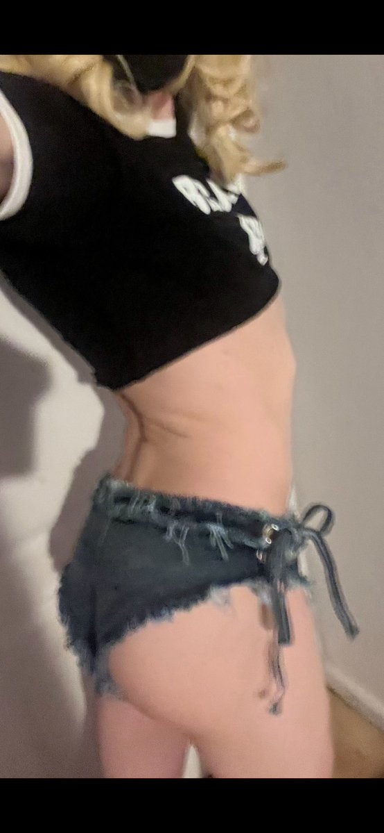 sissy3553's tweet photo. @driftinglo Dm me 😈 https://t.co/oJLHhiG7QQ