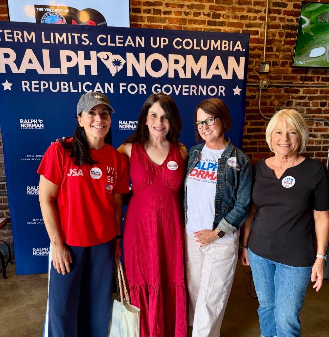 txsalth2o's tweet photo. I’m choosing to go to a political rally on a Sunday evening instead of staying home, watching Herbie with my kids and eating fresh Sourdough bread. 

That’s how much I hate @PamelaEvette 

With @suzy_redd  @KellyLMcCarty and some other random lovely lady. https://t.co/UeuYEyt3D2