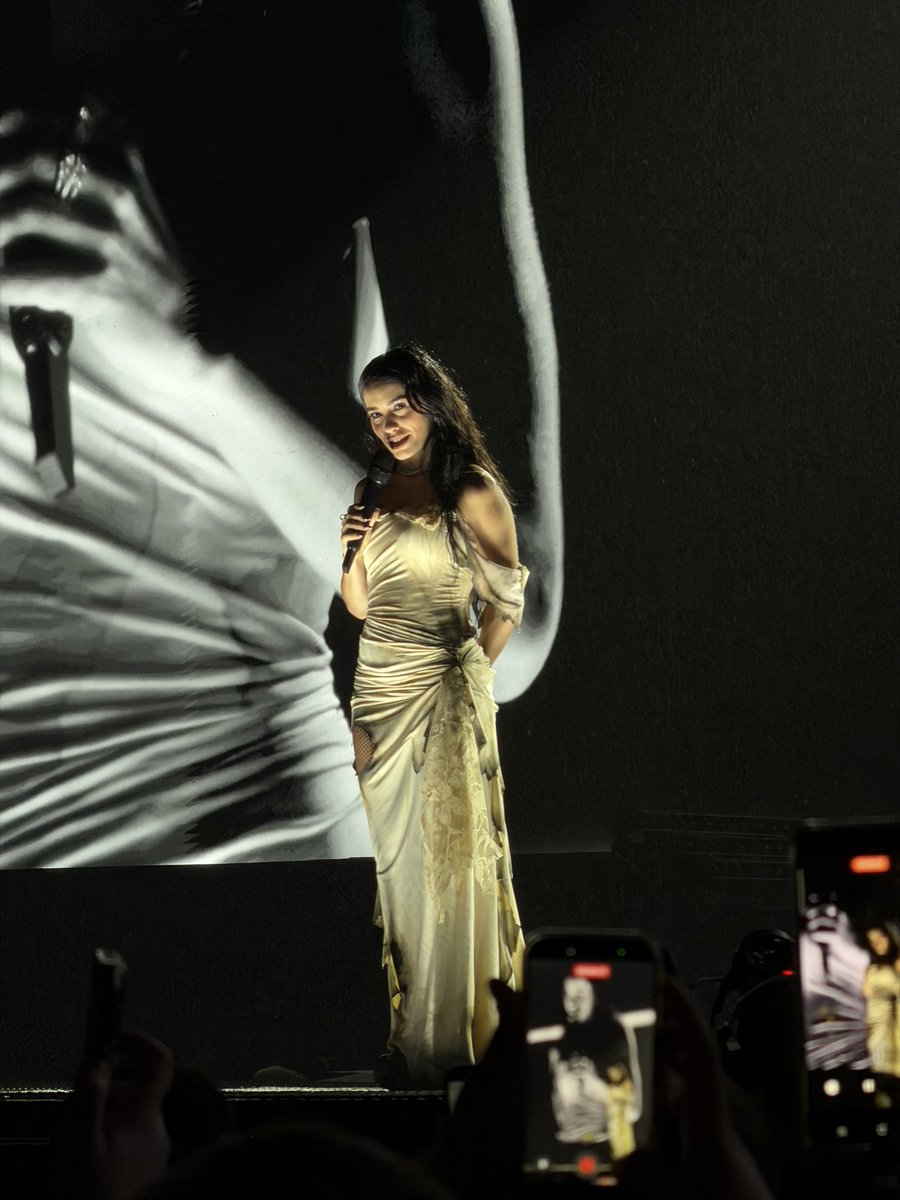 ______nicki's tweet photo. Solo 9 mujeres llenaron el estadio más grande del continente. Ayer Lali hizo historia sumándose a Tina Turner, Madonna, Lady Gaga, Shakira , Miley Cyrus, Taylor Swift, Dua Lipa y María Becerra https://t.co/Pn9VSpenl5