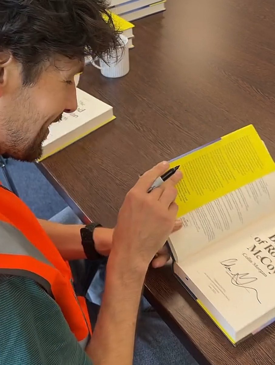 dailycolinmorg's tweet photo. colin morgan’s autograph and ocean eyes  🩵 https://t.co/W4KXLLB3ct