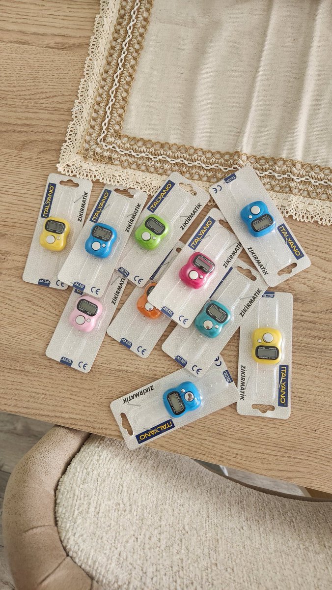 alwaysbloomm's tweet photo. galerimde gezerken denk geldim:) süleymanın bayram hediyelikleri💘 doğum günlerinde özel günlerinde misvaklı tesbihli hediye paketi hazırlar. tanıdığı insanların hicri doğum günlerini hesablar. onları kutlar ahahah.gösterişsiz sade özgün karakterine bayılıyorum. hayranım kendsine https://t.co/LwtDxCKwQf