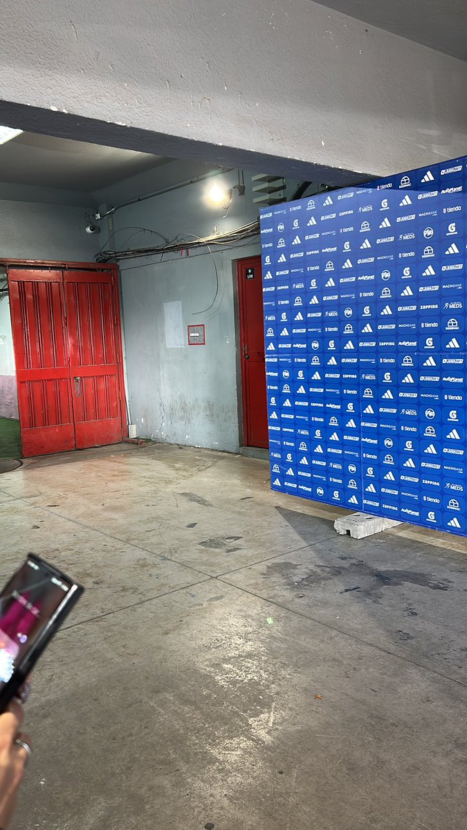 macaadjokovic's tweet photo. Mi primer partido como periodista y que mejor que cubriendo a mi equipo. 🎙️💘. (a pesar del empate y eliminación) https://t.co/27az27HMSJ