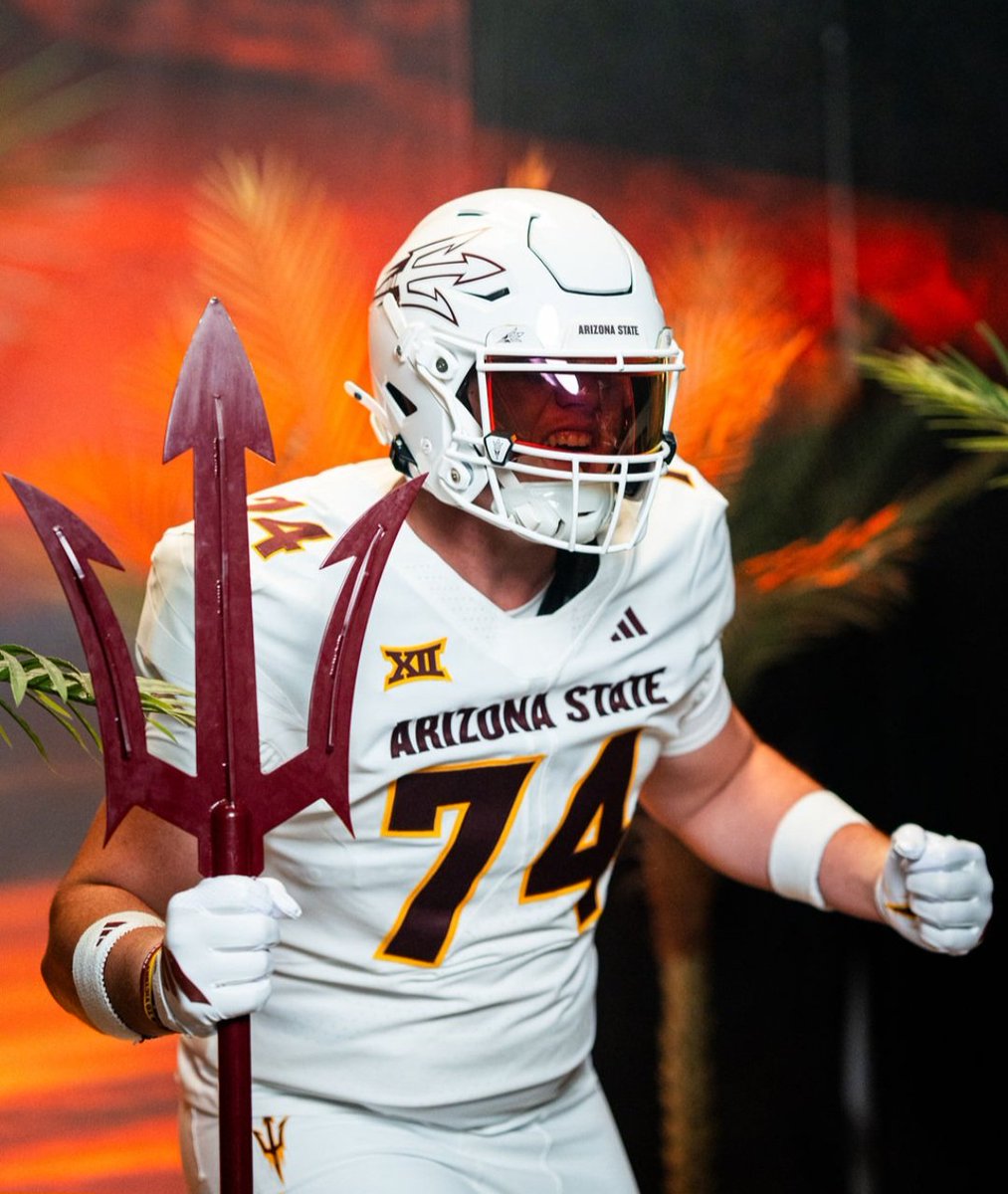 JakeH_2027's tweet photo. Thank you so much for such an AMAZING and EXCITING weekend for my OV visit @ASUFootball teammates and ALL of the staff! I truly appreciate the attention and hospitality.  So greatful and blessed to have had this lifetime experience with you all. #GoDevils #ForksUp #ActivateTheValley #SunDevil4Life #LIFERS #HomeTownHero @ASU @KennyDillingham @CoachTuitele @TyBarret @CoachOmura @CoachTravisWard @Trent_Birch @mvp86hinesward @CoachMohns @ASTATE_8 @coacharroyo @JeremyPlattASU @VinceAmey @GrahamRossini @CoachDavidGibbs @Coach_Ghicks @bmcginnis22 @CannenSiegel @coachryanhansen @Joyce_H33 @JasonCvercko @lexiegodfrey13 @IWSunDevils @CoachBC_ @BWardDCoord @aguanos @CoachCoop84 @Coach_Diron @CoachNudo @coach_meat @_CoachDonald @omarfarmanASU @FautanuLeif @CoachBourguet @CoachOB_AZ @ChrisKarpman @TheSunDevils @SunDevilSource @PHNX_SunDevils #DevilsGotMotion
@bashagridiron @RecruitingBasha @BashaAthletics @CoachTKelly1 @CoachBabcock_  @coachcmcdonald