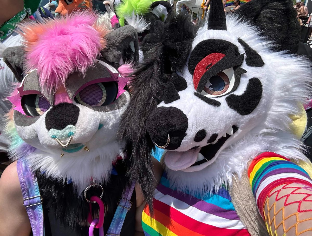 doyounearme's tweet photo. Happy pride :3 🩷💜💙 https://t.co/ucjHUNpEQp