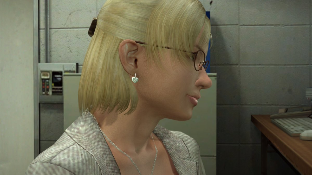TrashPanda43's tweet photo. @manfightdragon Not out of place if she look like a woman they even did it in DR remastered. Hopefully this wont fry my gpu tough. https://t.co/O7QooqWxO7