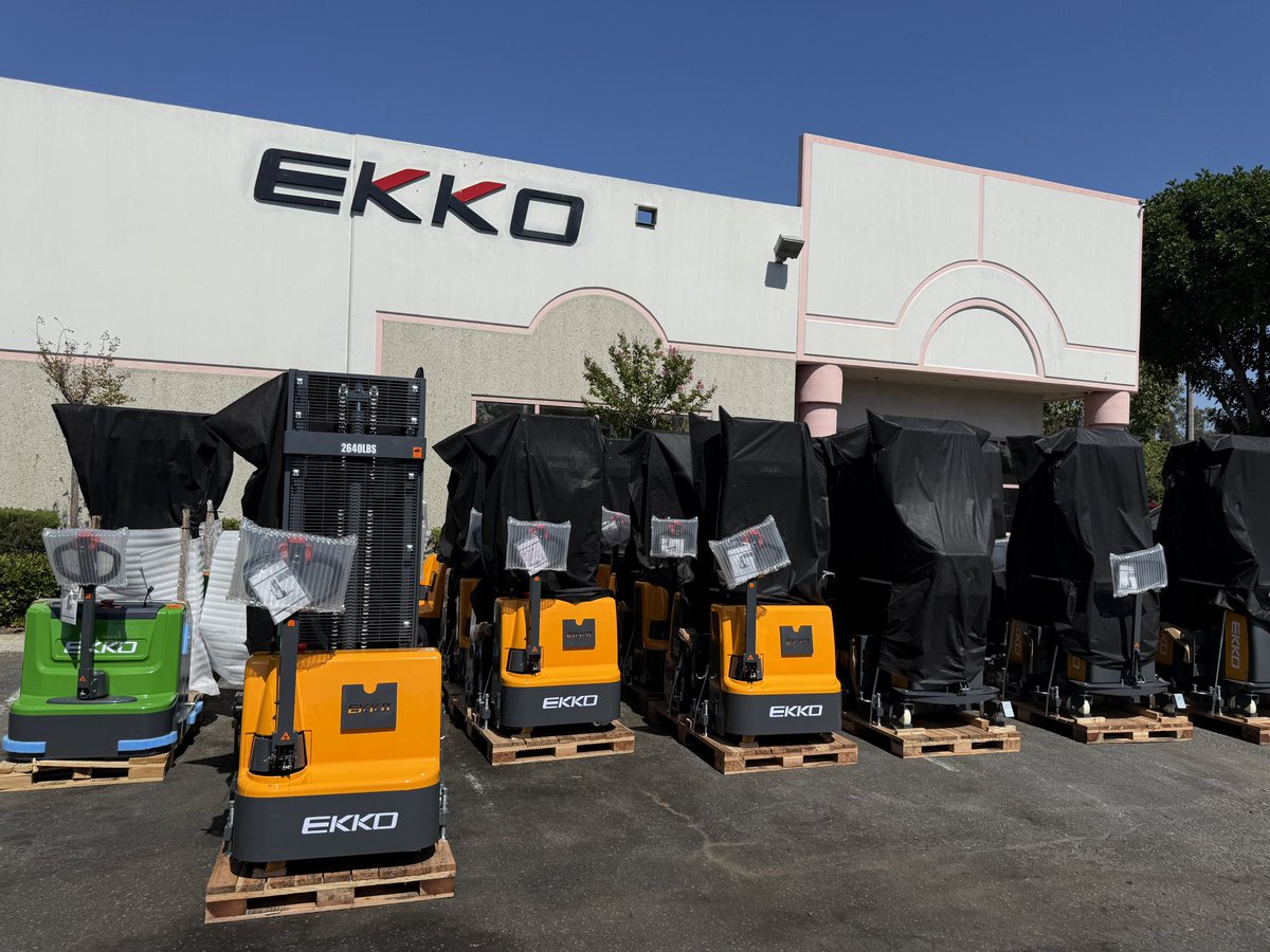 EKKOlifts's tweet photo. Our Best-Selling #EB12E Is Back — Better Than Ever.

🔹 2,640 lb capacity
🔹 118’’ &amp; 138’’ lift heights available
🔹 Compact design for tight spaces
🔹 Smooth, efficient operation
🔹 Easy maintenance
🔹 Built for everyday warehouse productivity

In stock and ready to ship. #EKKO https://t.co/X168iWBVZT