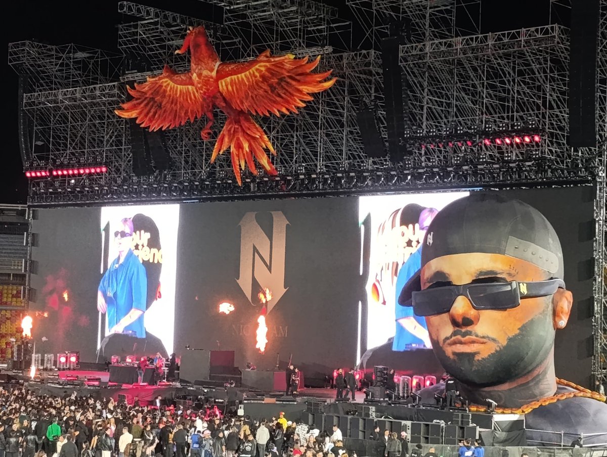daniel1946MFC's tweet photo. Primer concierto del año y estuvo bien activo, la rompiste en El Campin 🏟️ @NickyJamPR esperamos volver a tenerte en Bogotá #DimeloPapi 😎🤙🏻 https://t.co/OUHhTLrN8l