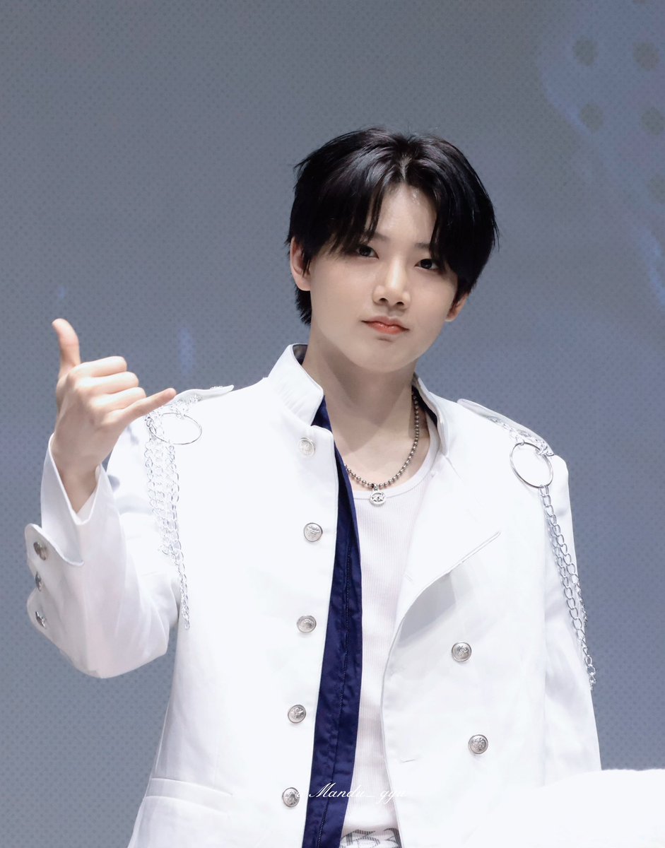 Mandu_gyu's tweet photo. 260607  메이크스타

왕자님

#준규 #JUNKYU 
#ジュンキュ #金俊奎 https://t.co/L7G7jJ5Pco