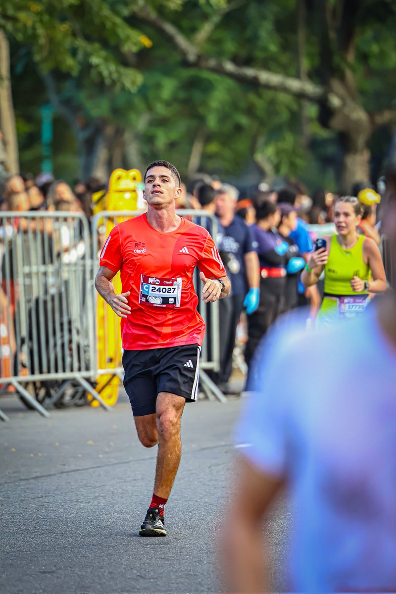 danfca_'s tweet photo. Simplesmente o ROCK IN RIO da corrida! 🎸🏃‍♂️

Foi bom demais correr e me divertir nos 21km da Maratona do Rio. 

Prova absurda do primeiro ao último KM!

A Maratona do Rio é diferente. O Rio é diferente. Não tem jeito!

#correrebomdemais #corridaderua #maratonadorio #meiamaratona https://t.co/MuLx2QPYsk