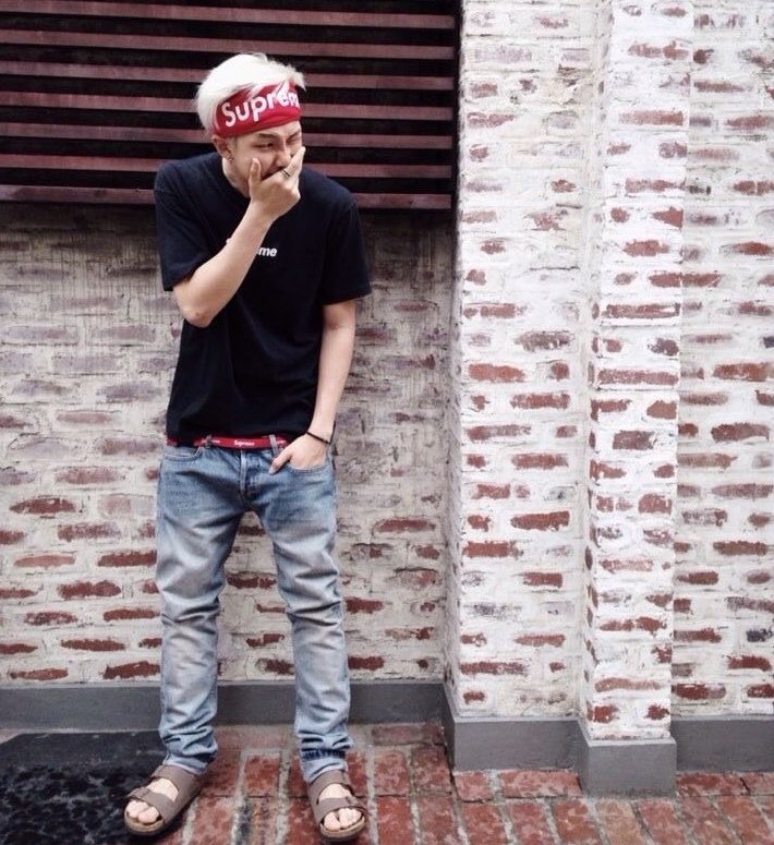 percjimin's tweet photo. this would genuinely get your girl took in 2014 https://t.co/NYmeKkCHMJ