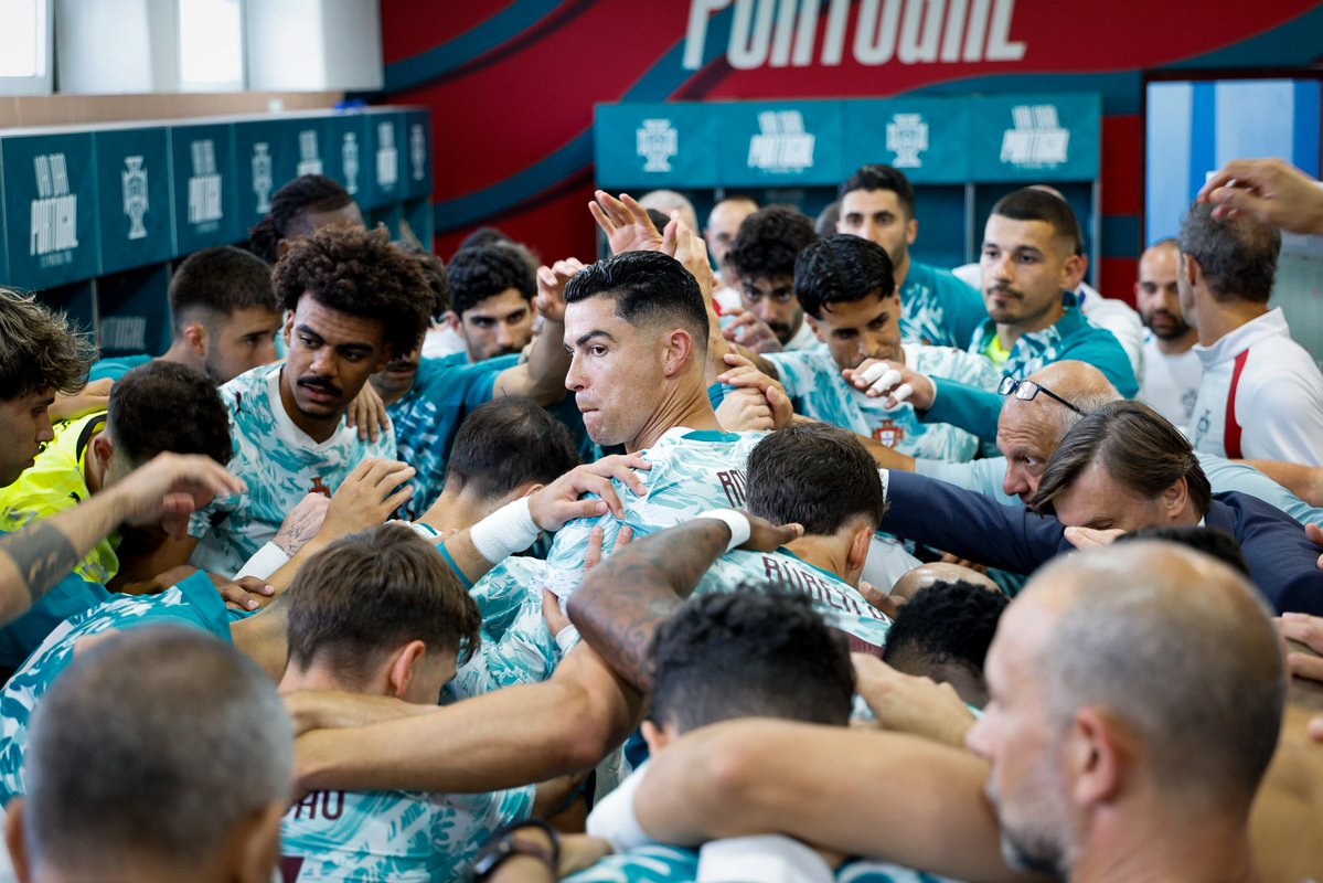 OTPipers's tweet photo. 🚨🎙️ Roberto Martinez:  

“From the bottom of my heart, I hope we win the World Cup, everyone is ready for this including Diogo Jota.” 🇵🇹❤️

[@JackGaughan] https://t.co/28LOoUTbIY