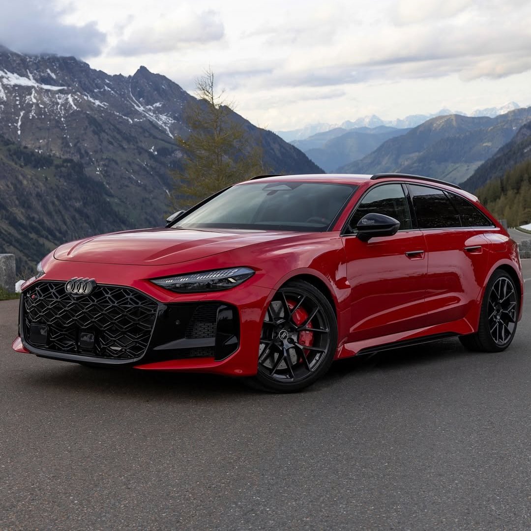 autochat360's tweet photo. Is the new Audi RS5 Avant the coolest wagon on the road right now? 👀🔥 https://t.co/Kf0jWe2bJ0