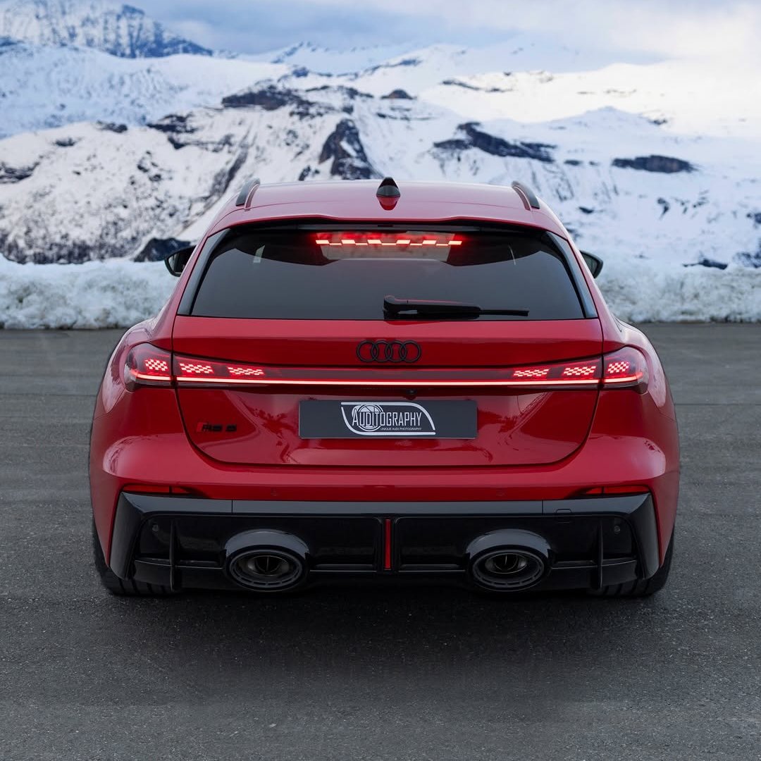 autochat360's tweet photo. Is the new Audi RS5 Avant the coolest wagon on the road right now? 👀🔥 https://t.co/Kf0jWe2bJ0