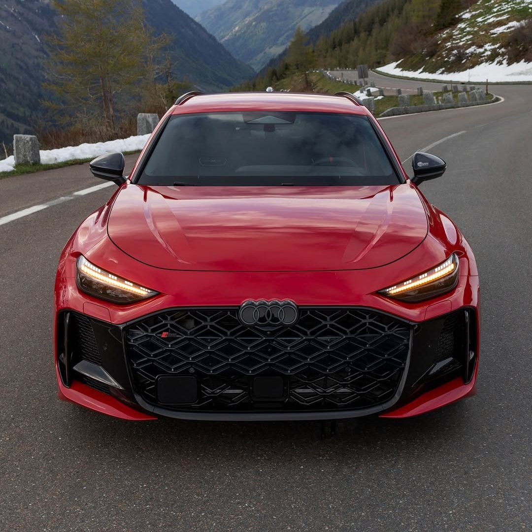 autochat360's tweet photo. Is the new Audi RS5 Avant the coolest wagon on the road right now? 👀🔥 https://t.co/Kf0jWe2bJ0