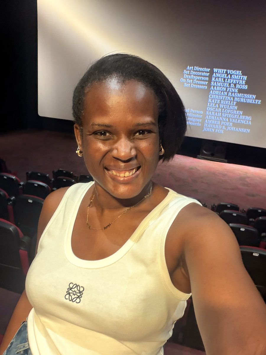 sally_dabo's tweet photo. Cinéphile 🎥 #notaire #senegal https://t.co/L7f7yCWOEf