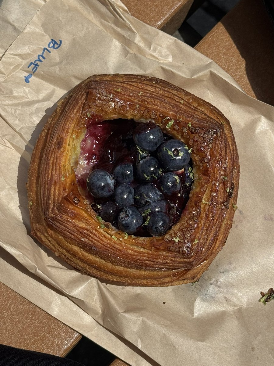 honeybunyy33039's tweet photo. blueberry corn danish omg https://t.co/V1zYd1s3XS