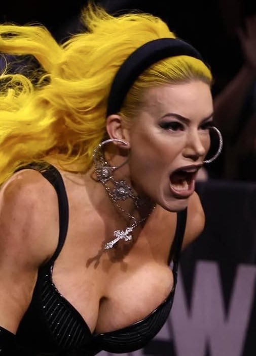 ValkyrieLoses's tweet photo. Fresh wave of laughter sent a jolt of anger and embarrassment through Taya’s nervous system.

“SHUT UP SHUT UP! I AM A LEGEND AND I WILL MAKE YOU RESPECT ME!”

Taya lunged at Bayley, hands moving to scratch her face off. https://t.co/jINgJXAq2P