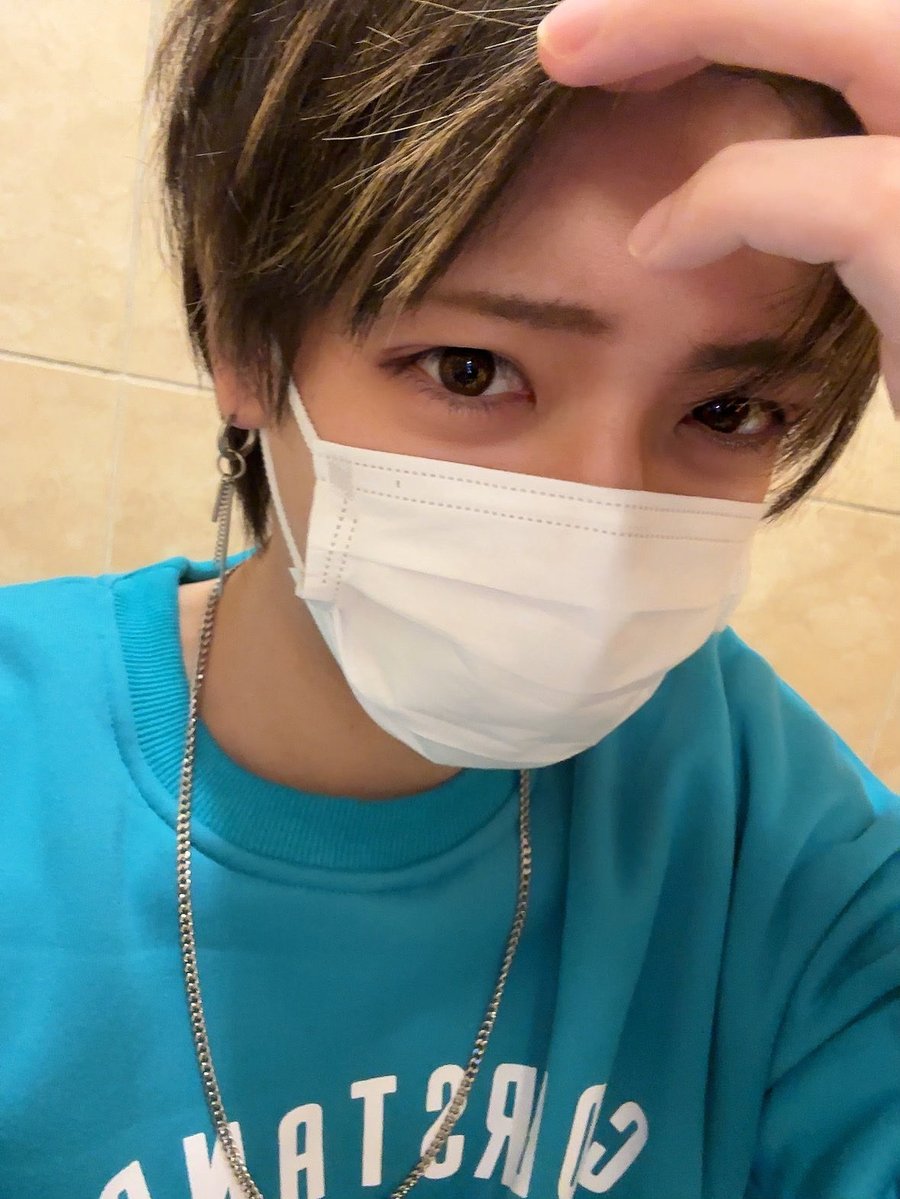 ghk458's tweet photo. 仕事にゆく！！！髪短くなた https://t.co/c31uuz2d9K