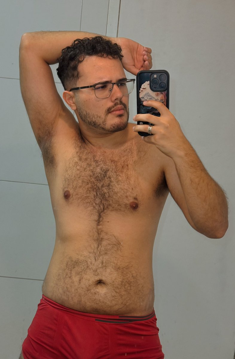 mateuscavendish's tweet photo. Eai? 

Bora pro banho? 

#gay #pelos #peludo https://t.co/vgylsSSTsZ