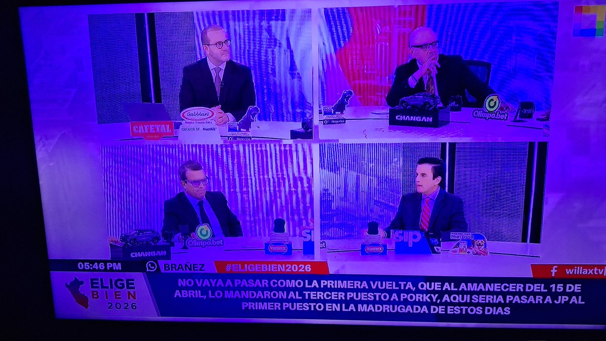 OmarVelardeT's tweet photo. En Willax dejaron de lado las elecciones y pusieron los 4 fantásticos...
Que poquito le duró a Espá 🤢🤢🤢 https://t.co/1R762Uae2i