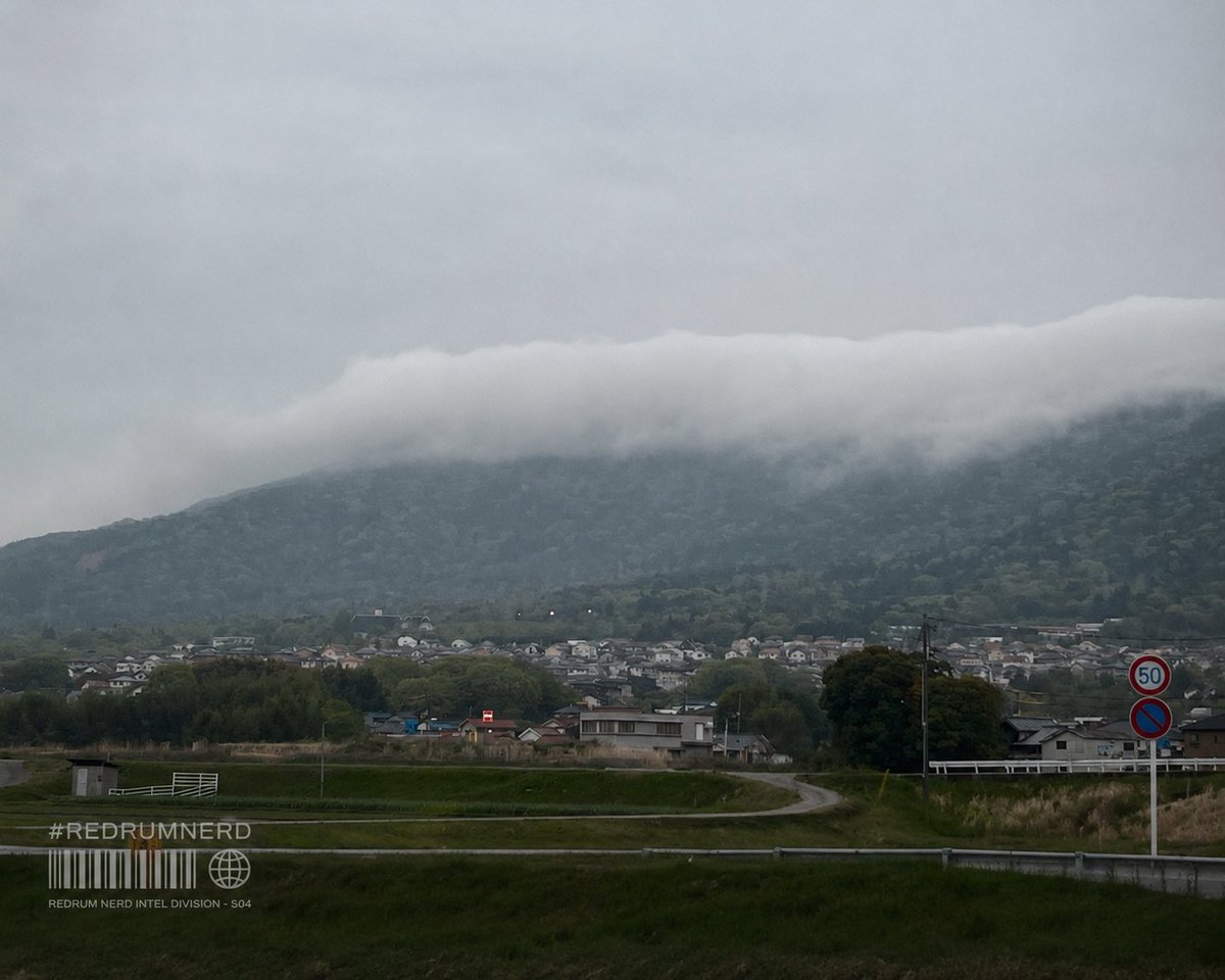 REDRUMNERD's tweet photo. GOOD MORNING.

CLOUDS ABOVE.

ROAD BELOW.

KEEP MOVING.

#REDRUMNERD https://t.co/XpGksjLWw4