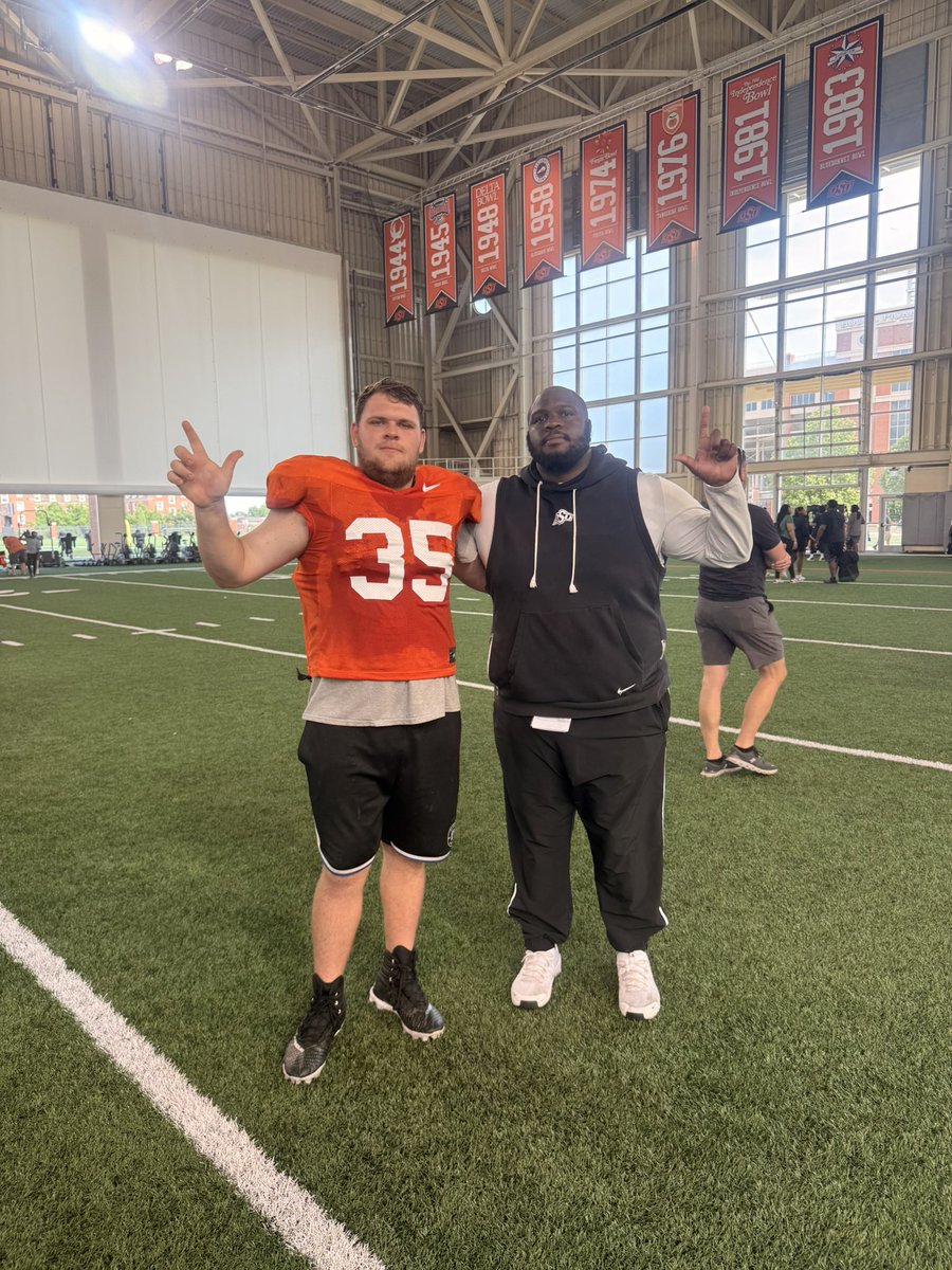 JordanDLine's tweet photo. Had a great day competing at the @CowboyFB Bigs Camp in Stillwater. Thank you to the staff for the opportunity and for the great conversations today. Loved getting after it in pads against this level of competition. Excited to stay in touch. #GoPokes

@__CoachMorris @CoachMikeOG @CoachGRichDL @coach_ikeDL @Coach_Crill @WesDr8ke