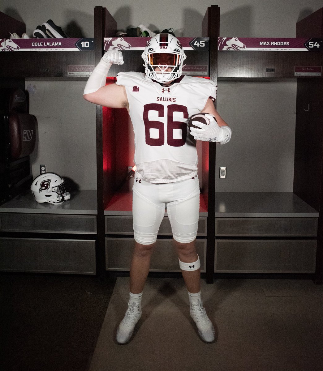barrettarmb2027's tweet photo. Had a great unofficial visit at @SIU_Football yesterday! Thank you to @Coach_DClark and @CoachGrant_12 for having me and my family out! @17NickHill @DJRSwework 
@CoachLeonard3 @NelsonNellyfam5 @RocketNation1 @SteveBuecker20 @CoachMcGhghy @EDGYTIM https://t.co/r6M7BDXTKJ