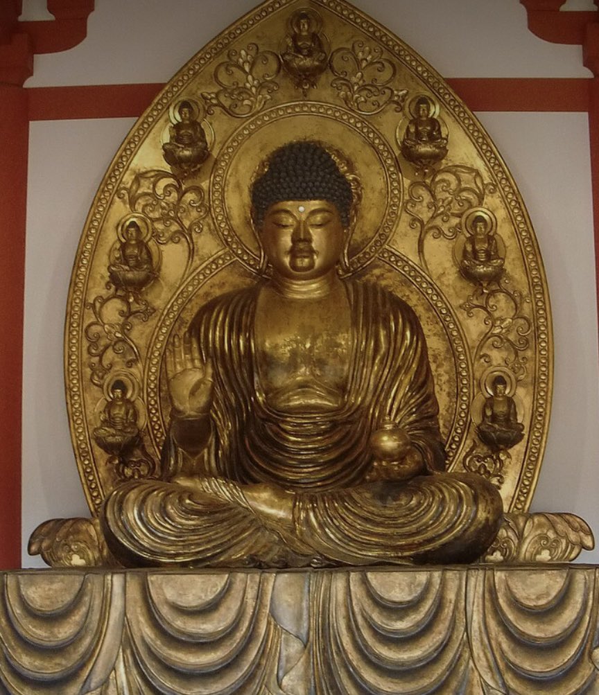 eizen_san's tweet photo. 好きな人にメッセージを送ったのに返事が来ない。

「嫌われたかもしれない」

「もう終わった」

「自分��は魅力がない」

と勝手に思い込んでしまうことがあります。

しかし実際には、

相手は忙しいだけかもしれないし、スマホを見られない事情があるのかもしれません。

事実は
「返事が来ていない」
だけです。

そこへ不安や妄想が付け加わると、鏡が曇ります。

曇りが取れれば、

「今　分かっている事実は何か」

を冷静に見られるようになります。

これも円鏡力です。