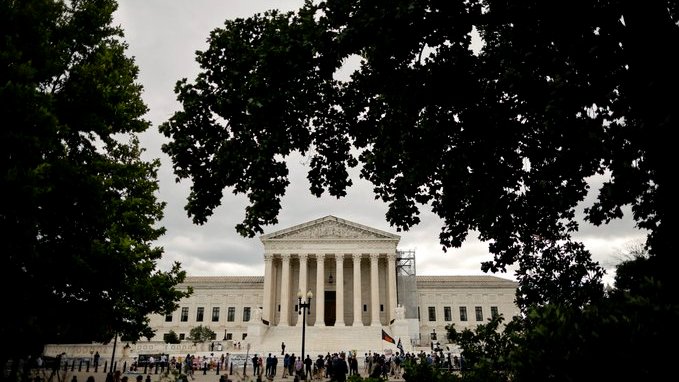 micyoung75's tweet photo. Alabama's map was blocked by a lower court for intentional racial discrimination. Twice. SCOTUS greenlit it anyway - reversing their own ruling from three years ago.

One civil rights attorney's summary: states can now "deliberately and openly discriminate against Black voters without fear of consequence."