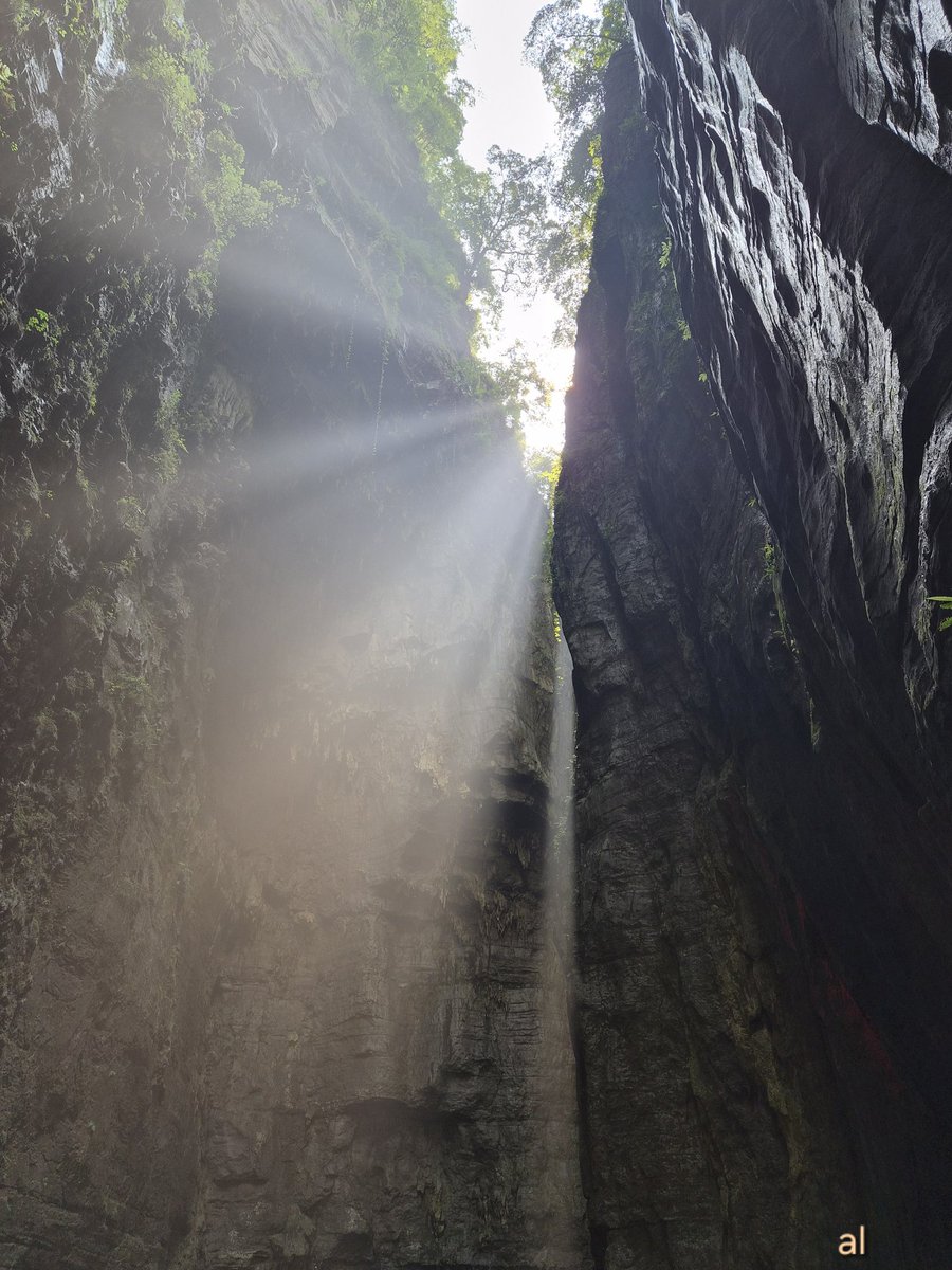 ayql83's tweet photo. Wulingshan Great Rift Valley https://t.co/1RpgsJijYO