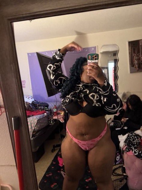 brayla82's tweet photo. Bitch getting chubby but I’m available 😂#757freak #757freaks #757meets #757meetups #757links https://t.co/5F2sPvderB