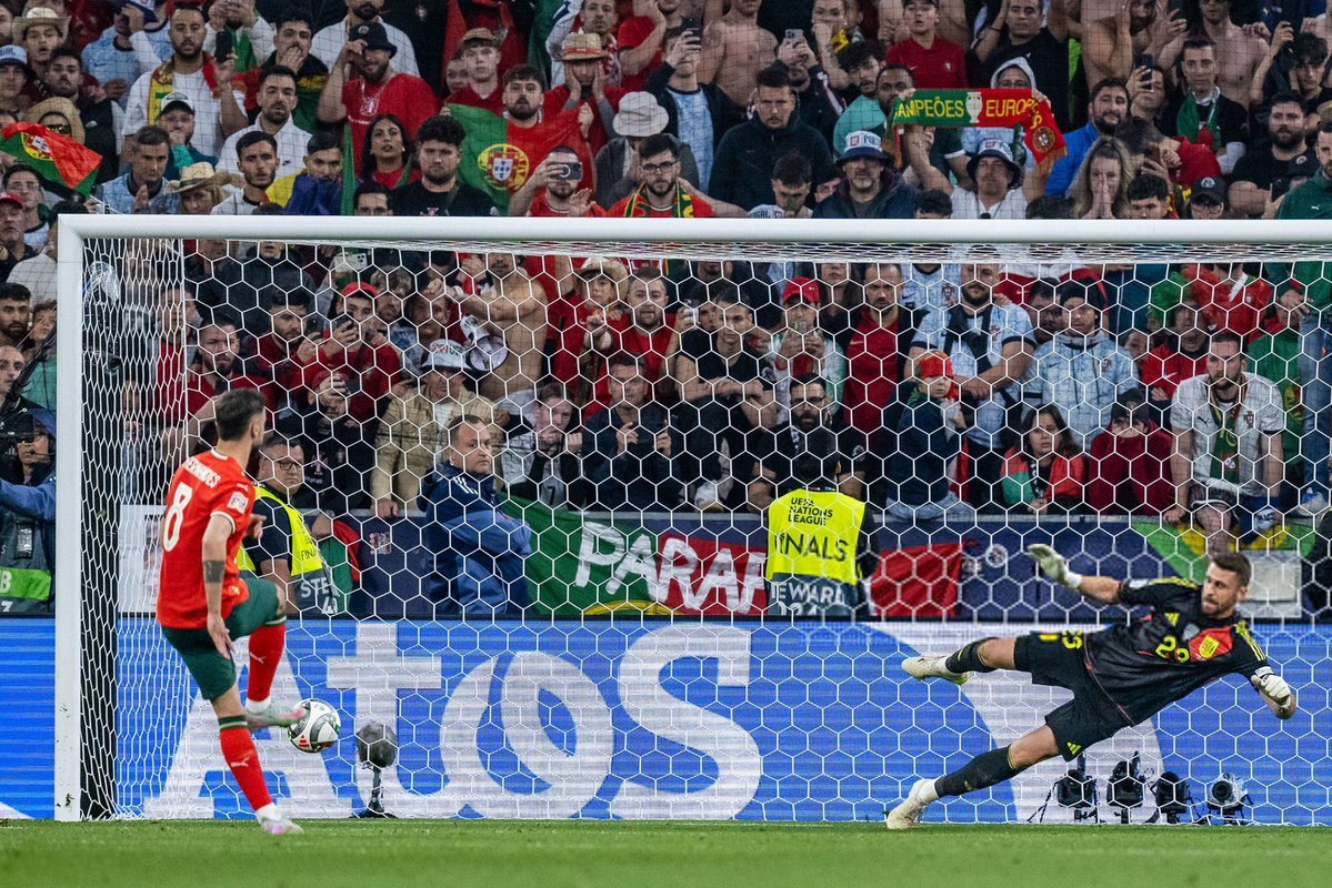 8runofernandes's tweet photo. One year ago , The CAPTAIN as cool as ice🧊
#Portugal #MUFC https://t.co/q0n3TdmugR
