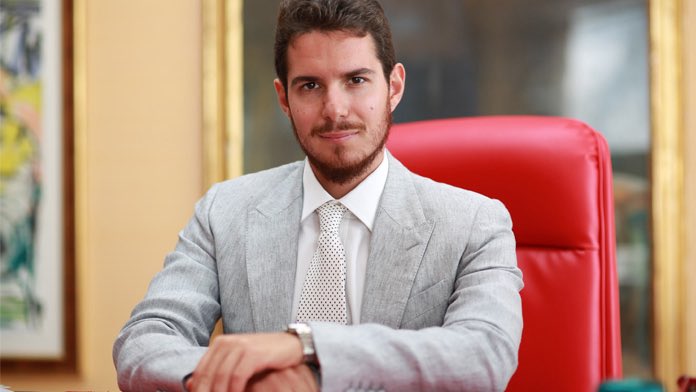 lebigmoha's tweet photo. @Akotlaa @Julio_75000 Avant d'etre mc pao c'est : Paolo Rotelli - Vice President du plus gros groupe hospitalier italien avec 56 établissements, qui generent 2,5 milliards de dollars de chiffre d'affaires par an et emploie 17.000 collaborateurs https://t.co/NCzKd0vp34