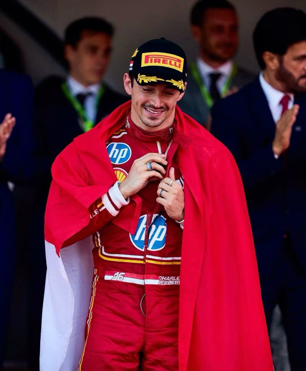 monlclerc's tweet photo. LECLERC BASTA DE TRAJES ESPECIALES PARA MÓNACO GANASTE EN ROJO https://t.co/W4hAnzgS2D