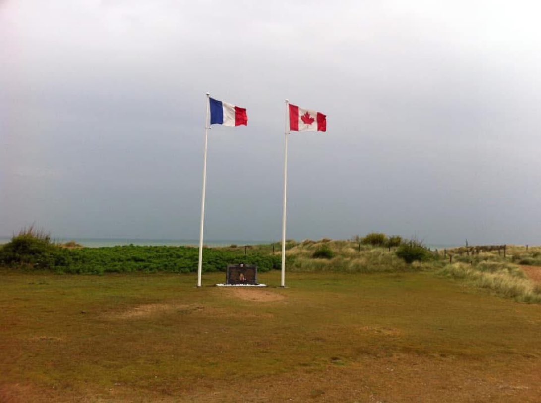 MadelnCanada's tweet photo. Juno Beach in France 🇨🇦🤝🇫🇷 https://t.co/cBrUI5uNVC