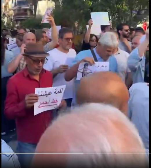 Samer1Samra's tweet photo. @ahmadalramdani الصورة حقيقية. بعرف حدا ناشر عنو فيديو وبيعرفو منيح منيح. 
بس بسوي حالة ما بيعرف، قال بيتذاكي يعني. 
 شوف الصورة وتغريدته  بالاسفل 😉

https://t.co/t5im3tvJ1k https://t.co/k6oMpoHUQ5