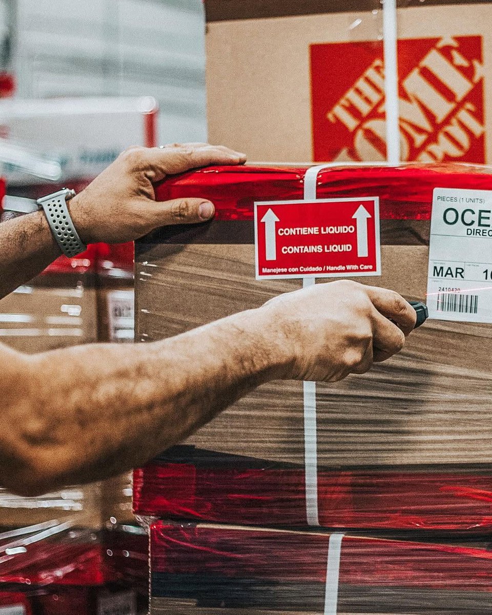 RudyExport's tweet photo. Nos preocupamos por darle a tu carga el manejo adecuado que se merece, bajo los más altos estándares de procedimientos de almacenaje y seguridad 📦

#RudyExport ¡Siempre brindándote más! 🇺🇸📦🇻🇪 https://t.co/glKOFvahOF