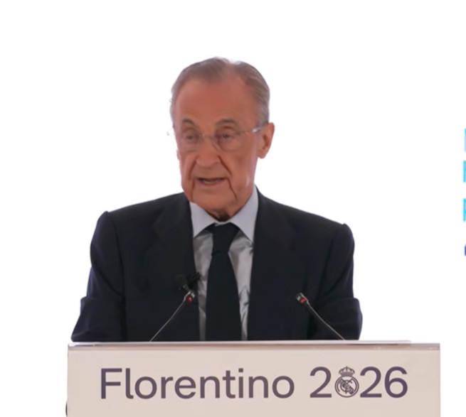 theMadridZone's tweet photo. 🚨 Florentino Pérez: "I'm so proud of you all tonight.

This is the Real Madrid we want." https://t.co/Y5iAsFaXvJ
