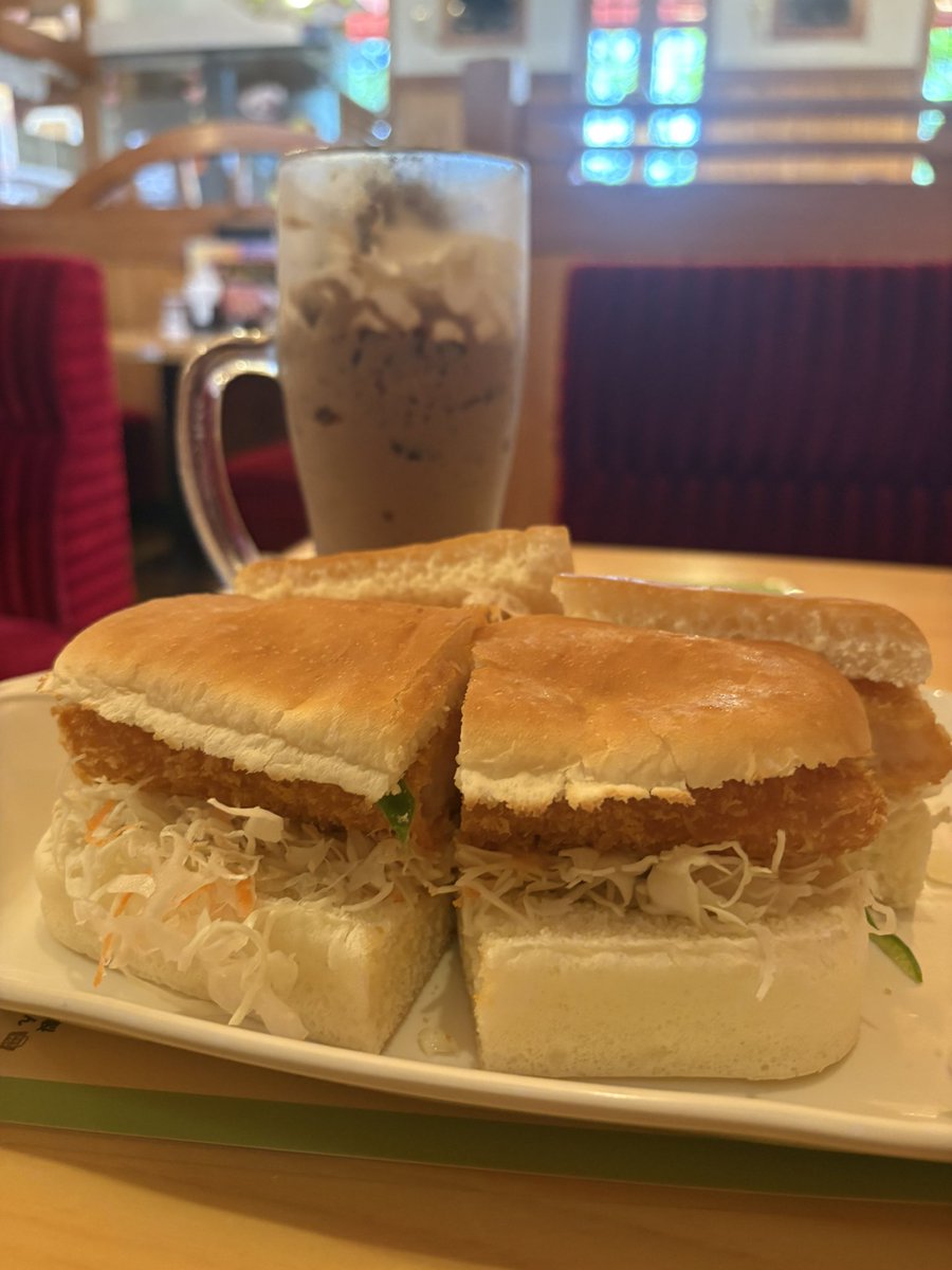jackio555's tweet photo. エビカツサンドしゅきしゅき！ https://t.co/xxFktVXtnW