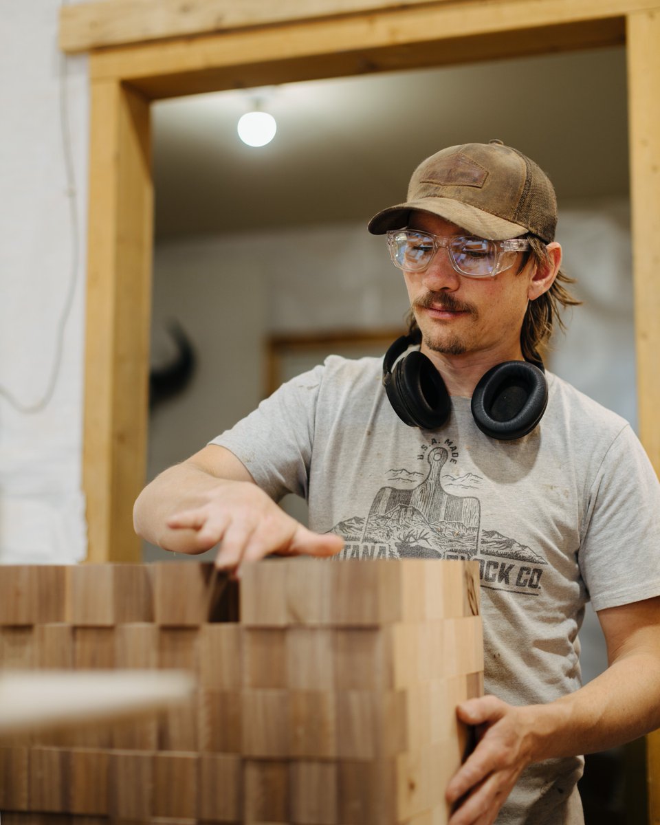 MontanaBlockCo's tweet photo. Meticulously aligning the pattern of a stack of butchers! Each butcher gets a unique pattern based on the orientation of the grain and wood pieces. They truly are one of a kind!

Quality. Functional. Art.
100% USA Made.

#woodworking
#smallbusiness
#madeinamerica https://t.co/4Nh2HAtBE6