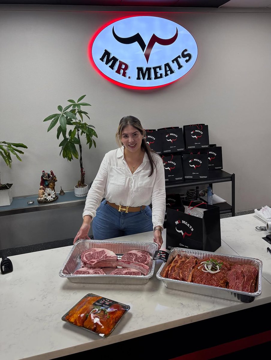 chimoreels's tweet photo. Si lo que buscas es calidad… aquí la encuentras con mis amigos de ._meats 🥩 💎  Pasión por la buena carne 😉 🙌🏻 desde Arizona vine por  un ._meats  kit esta a $99.99 aprox 10 lbs 🤩 https://t.co/nSntvmuABs