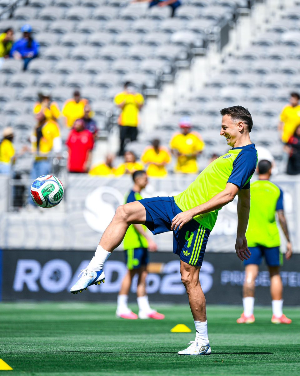 ibrahim66e's tweet photo. 🚨 التشكيلتان الرسميتان لمواجهة 🇨🇴 كولومبيا 🆚 الأردن 🇯🇴 الودية

🇨🇴 كولومبيا : 
كاميلو فارغاس؛ 
دانيال مونيوث، دافينسون سانشيز، جون لوكومي، يوهان موخيكا؛ 
ليرما، بويرتا؛ جون آرياس، خاميس رودريغيز، لويس دياز؛ 
لويس سواريز.

🇯🇴 الأردن : 
يزيد أبو ليلى؛ 
إحسان حداد، عبد الله نصيب، يزن العرب، سليم عبيد، مهند أبو طه؛ 
نزار الرشدان، نور الروابدة، موسى التعمري؛ 
عودة الفاخوري، علي علوان.

🔥 مواجهة قوية بين كولومبيا بقيادة خاميس ولويس دياز، والنشامى بقيادة موسى التعمري.