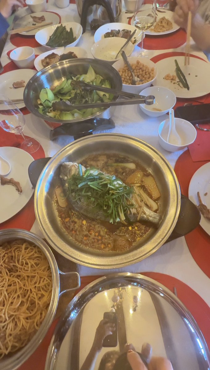 1233Arrow's tweet photo. 现在 马上凌晨一点 昨天上午11点落地日内瓦 飞机上几乎没睡 到家后一直在忙乎家务 12点睡觉 9点起床 今天又大干一天   完全没有时差的困扰 以前 必须连续三晚安眠药 我才能够把时差倒过来 现在 几乎没有时差
这一年 我关爱自己的身体 管理自己的健康  收效非常不错
来一杯小白 加点骨骼健 准备睡个好觉😴