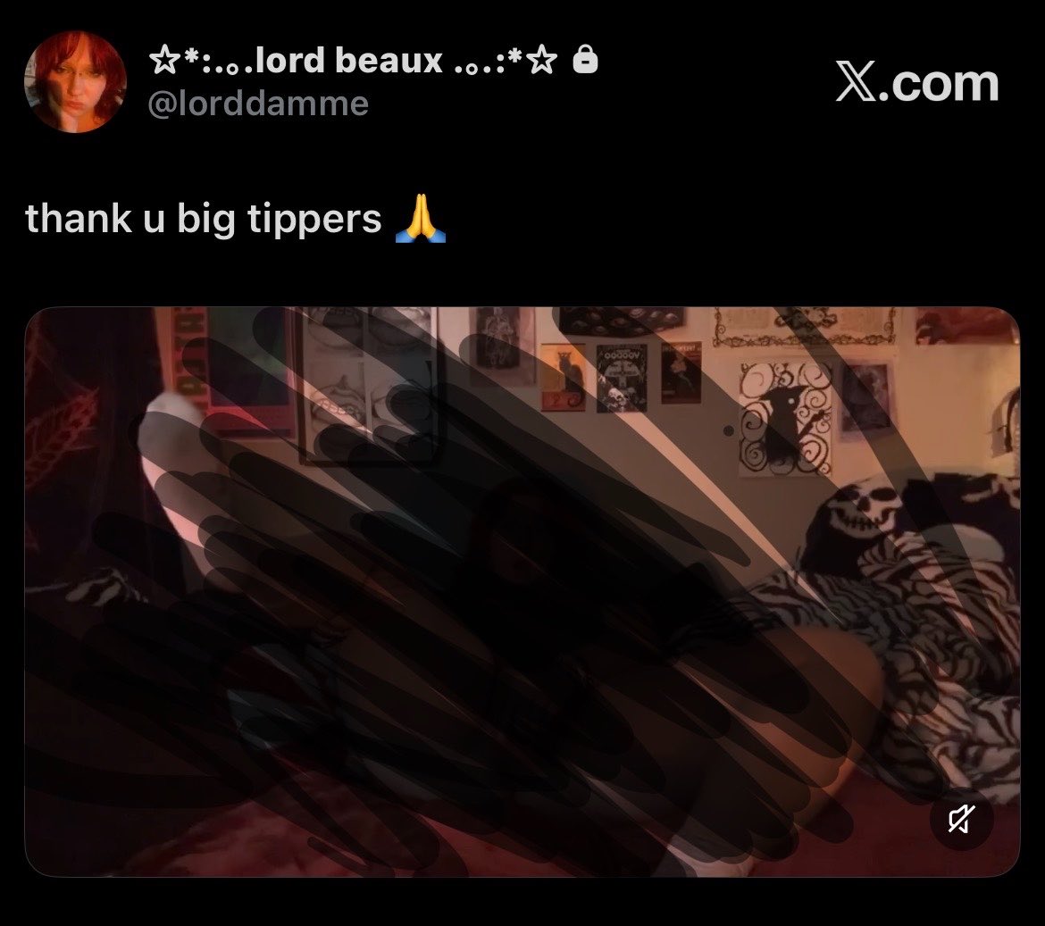 gothitron's tweet photo. should i post this on my main 🫣 https://t.co/KaNTfDCXo2
