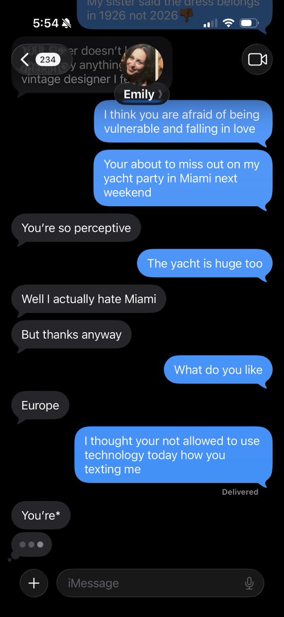 _MessageDeleted's tweet photo. This mf hoe https://t.co/j09Q3wbubx