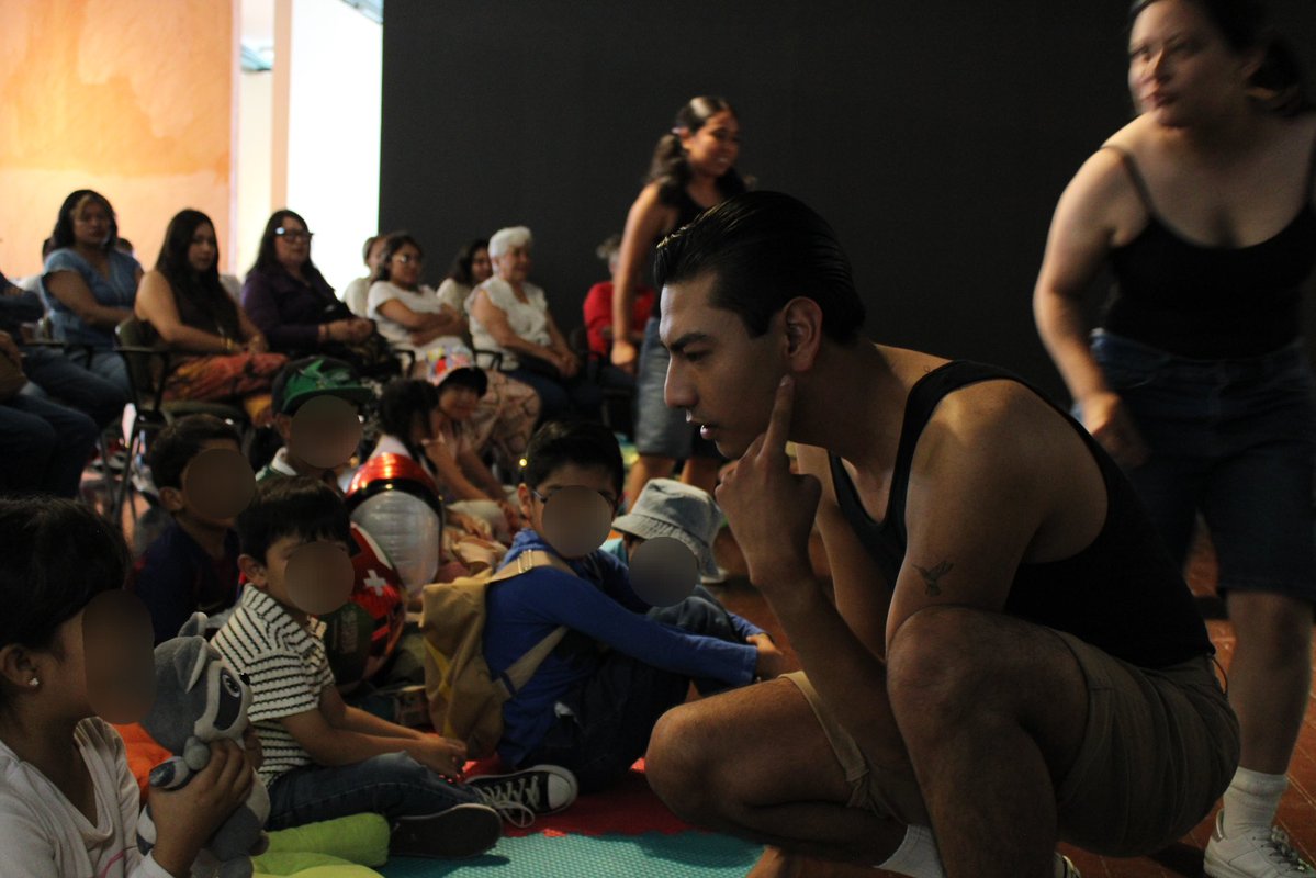 CapilladelArte's tweet photo. 🐟✨ Así vivimos De niños, peces y otros monstruos lunáticos, una tarde donde la imaginación y el teatro reunieron a familias y público de todas las edades.

#CapillaDelArteUDLAP #TeatroInfantil https://t.co/S6n9L5AiUy